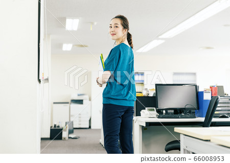 Woman business office Woman business office 66008953