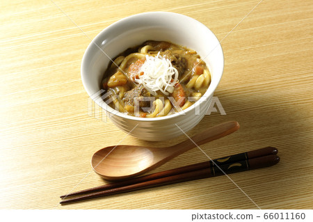 Curry udon  66011160