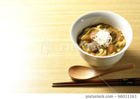 Curry udon  66011163