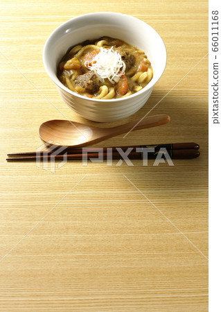 Curry udon  66011168