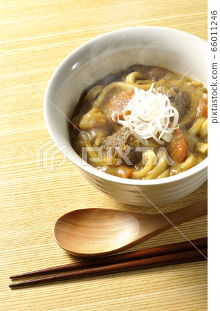Hot curry udon 66011246