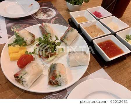Vietnam's representative food, Goi Quon (Wolnam Ssam) 66012681