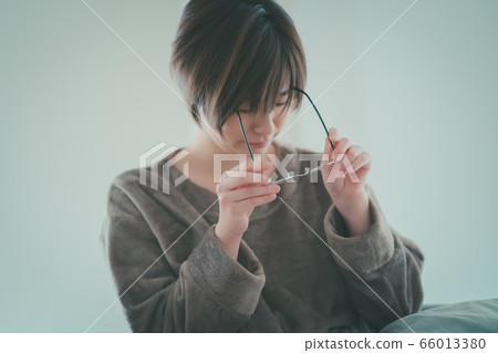 醒來 睡醒 早晨 66013380