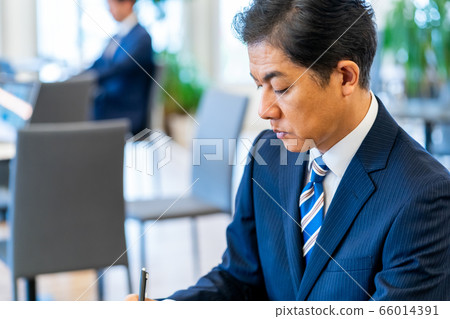 商務人士 商人 男性白領 66014391
