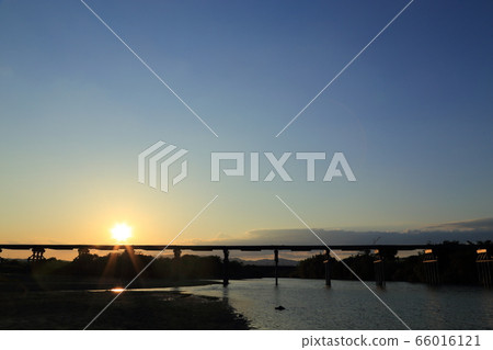 洗淨23次後的``上橋橋''(俗稱:京都府八ata市長橋) 洗淨23次後的``上橋橋''(俗稱:京都府八ata市長橋) 66016121