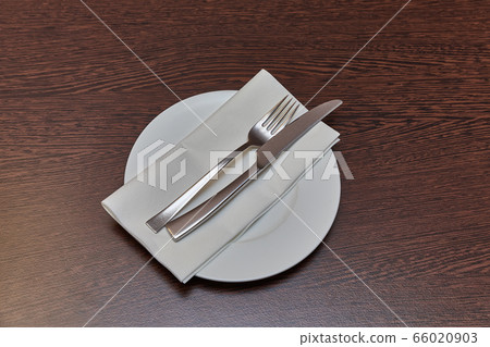 Cutlery on a teble Cutlery on a teble 66020903