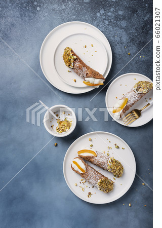 Traditional italian dessert cannoli siciliani Traditional italian dessert cannoli siciliani 66021307