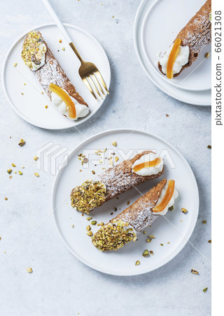 Traditional italian dessert cannoli siciliani 66021308