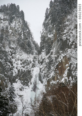 Hokkaido Winter Sounkyo Daisetsuzan National Park 66023603