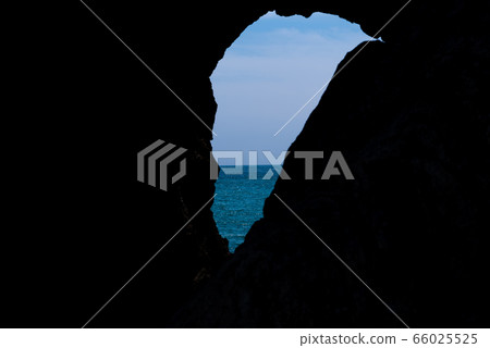 The other side of the rock gap 66025525