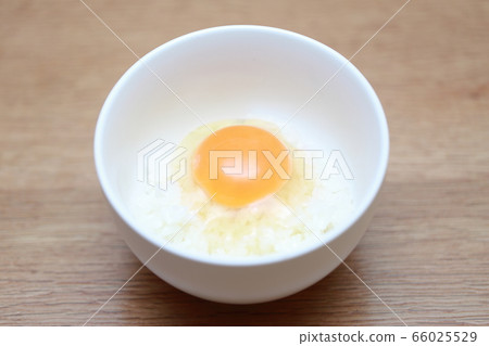 TKG (food raw egg egg egg over rice egg egg white rice rice bowl freshly cooked meal Japanese grain) TKG (food raw egg egg egg over rice egg egg white rice rice bowl freshly cooked meal Japanese grain) 66025529