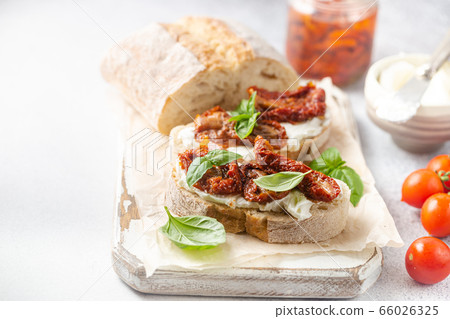Bruschetta with sundried tomatoes 66026325