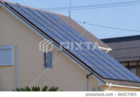 Japanese house solar panel construction example tile roof 66027005