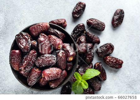 Dry medjool dates Dry medjool dates 66027658