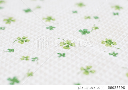Clover Clover 66028398