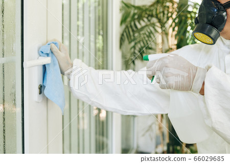 Disinfecting door handle Disinfecting door handle 66029685