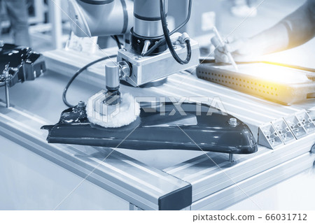 The engineer program robotic arm for polishing . The engineer program robotic arm for polishing . 66031712