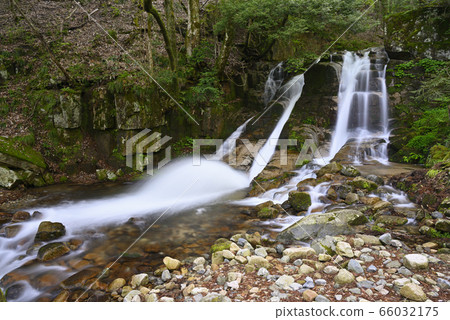 Mimuro Waterfall (Shishiwa City, Hyogo Prefecture) Mimuro Waterfall (Shishiwa City, Hyogo Prefecture) 66032175