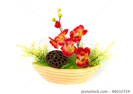 Composition with artificial flowers 66032559