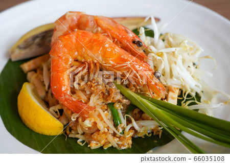 Traditional Thai Stir-Fried Noodles with Prawn Traditional Thai Stir-Fried Noodles with Prawn 66035108