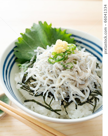 Pot-fried shiitake on rice 66041334