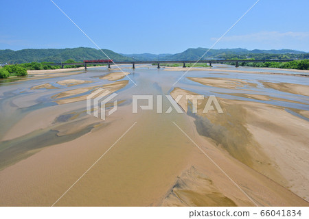 San-in Main Line running through the Ii River 66041834