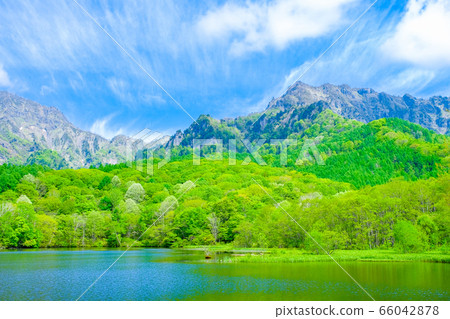 Fresh green Togakushi mountain seen from Kagamiike 66042878