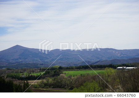 春季的姬神山 春季的姬神山 66043760