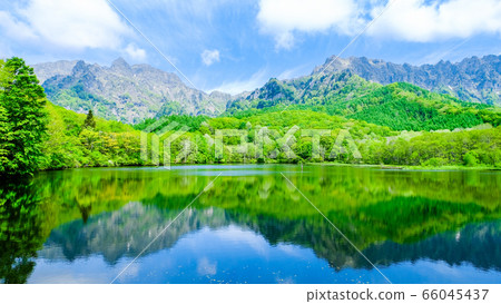 從神上ikeike看新鮮的綠色Togakushi山 從神上ikeike看新鮮的綠色Togakushi山 66045437
