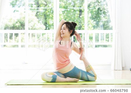 Yoga pigeon pose home training Yoga pigeon pose home training 66048798