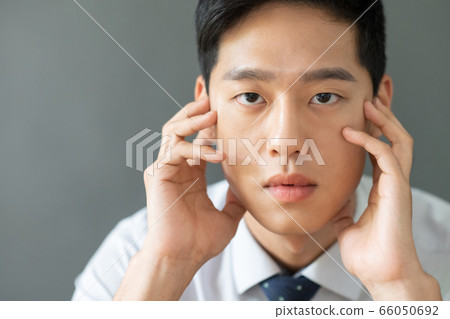 商業美麗的年輕人 商業美麗的年輕人 66050692