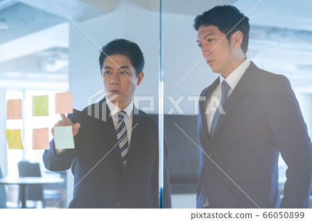 meeting, meetings, business man 66050899
