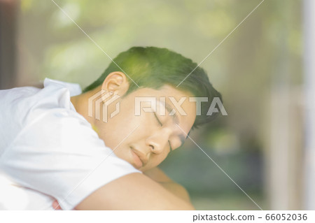 Lifestyle guy resting Lifestyle guy resting 66052036