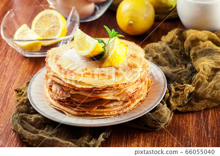British pancakes with lemon and sugar 66055040
