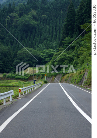 在夏季的四個季節中散步Onbara Kogen 66055330