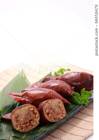 A bean paste A bean paste 66058478