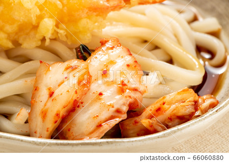 大白菜泡菜在顏射烏冬面。 66060880