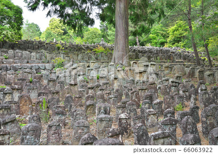 [Ishitoji Temple] Ishitou Town, Higashiomi City, Shiga Prefecture 66063922