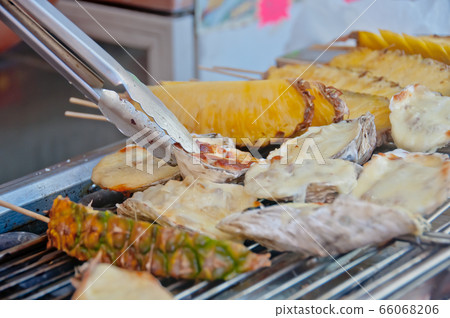 Naturally wild catched cheesy grilled giant oyster Naturally wild catched cheesy grilled giant oyster 66068206