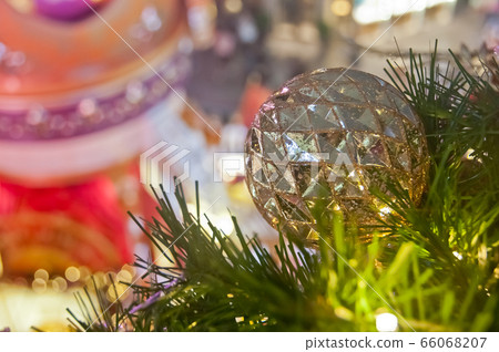 Beautiful white decoration ornament object shines Beautiful white decoration ornament object shines 66068207