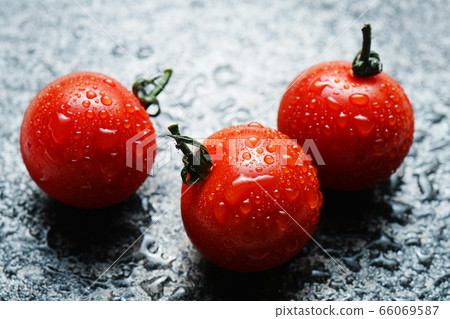 西紅柿與waterdrops 西紅柿與waterdrops 66069587