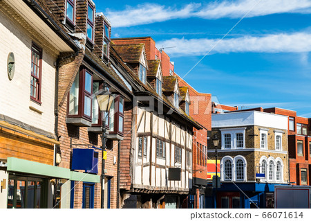 Traditional houses in Windsor, England Traditional houses in Windsor, England 66071614