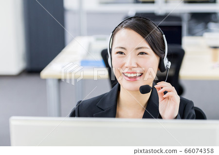 Operator, online, delivery Operator, online, delivery 66074358