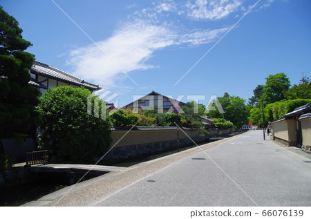 Kamigamo Shrine and shrine town 66076139