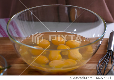 On the kitchen On the kitchen 66076871