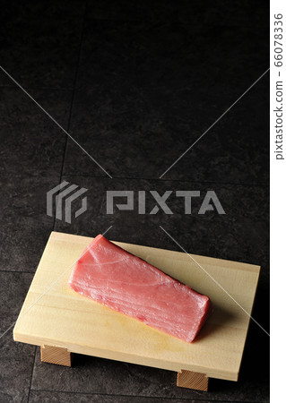 tuna tuna 66078336