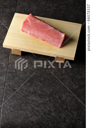 tuna tuna 66078337