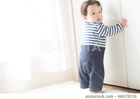 嬰兒和房間 66078556