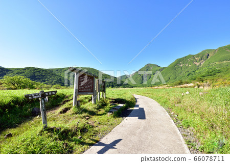 Twelve Bo Gatul Wetlands Bo Gatul Front is Tengugajo 1780m Aso Kuju National Park Hokkein Onsen 66078711