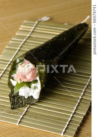 Negrug滾動 66078741